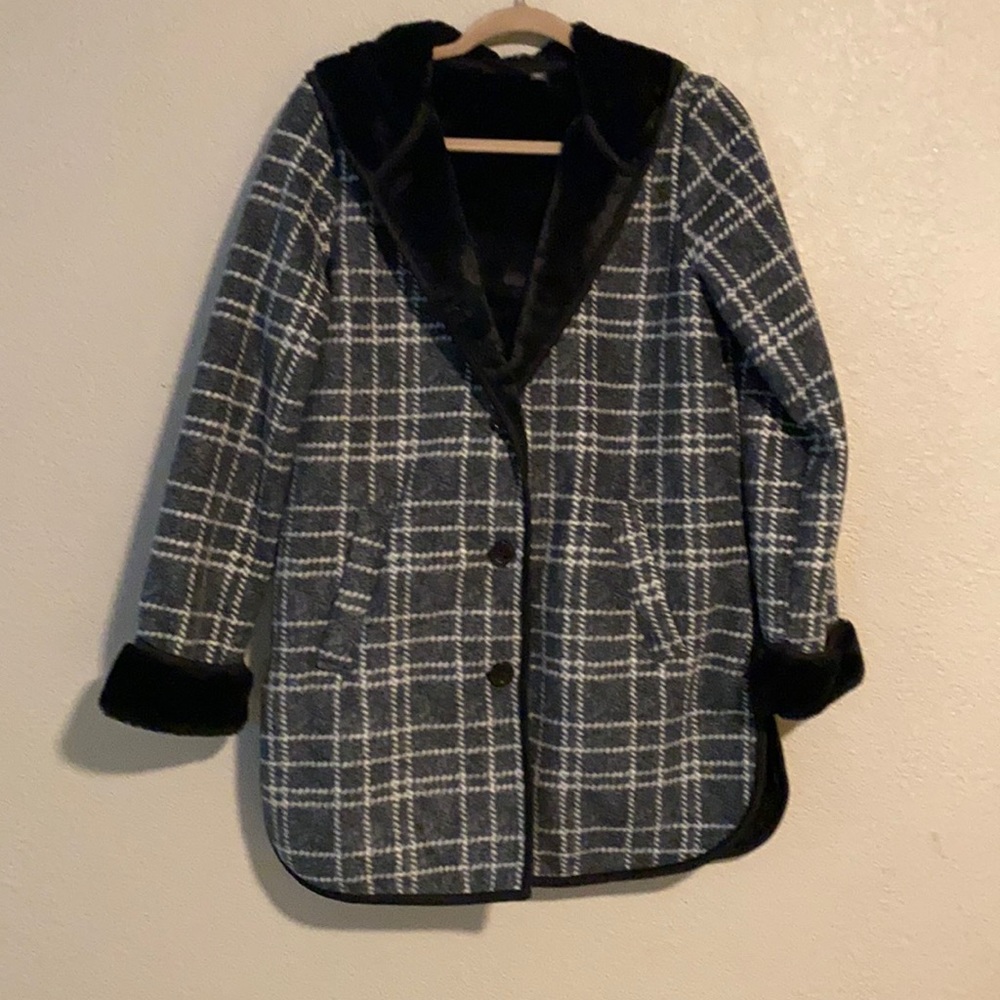 Winter 🥶 Time Fine _ Woman’s Faux Fur Jacket